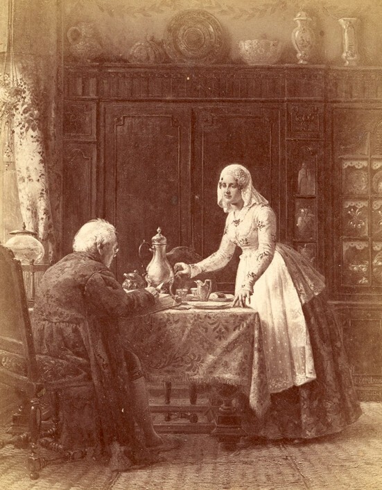 Dame in antiek gemeubileerd interieur (foto van schilderij van Otto Eerelman, uit album)